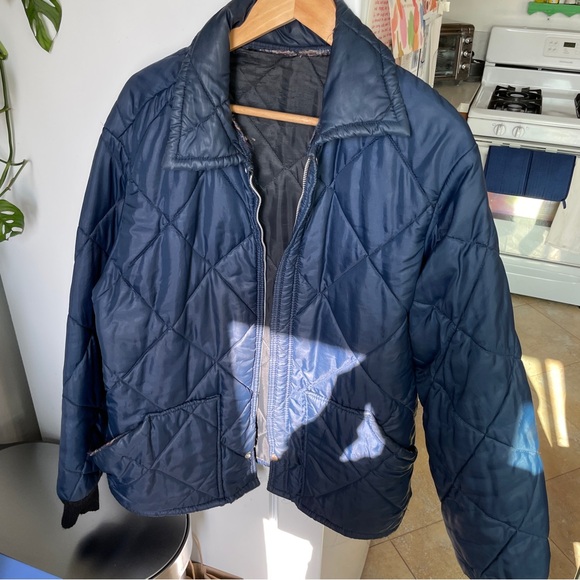 USED waffled nylon jacket is a good lightweight zip up. Sold as is. - Picture 1 of 6